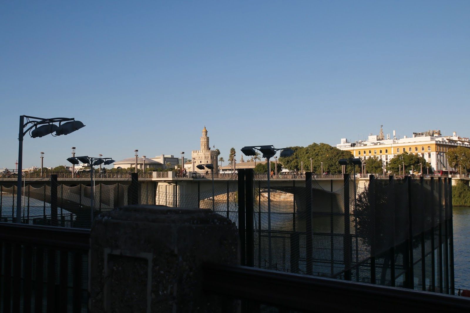 Exterior view of Flat for sale in  Sevilla Capital  with Air Conditioner, Swimming Pool and Furnished