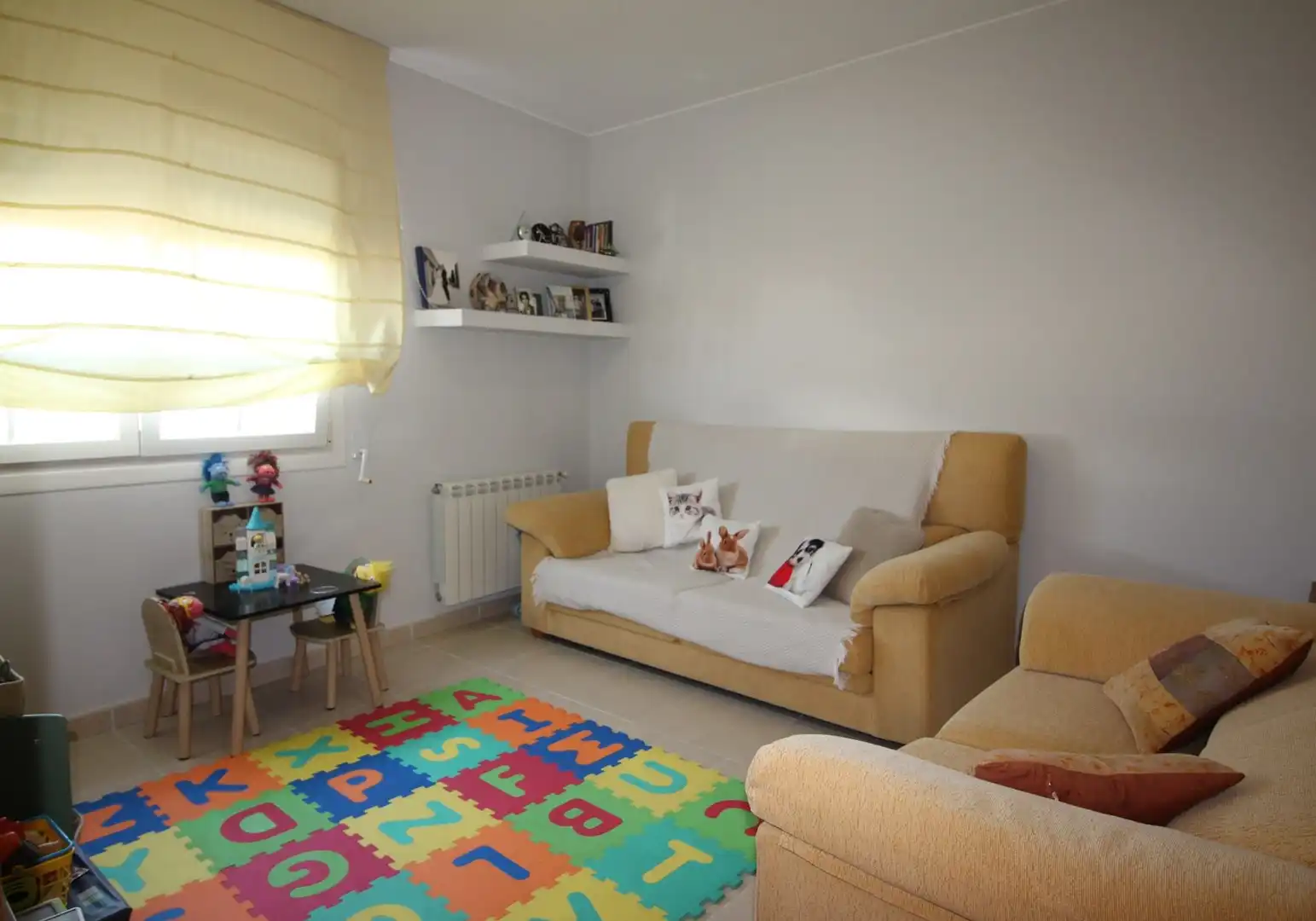 Living room of Houses for sale in Figueres  with Heating