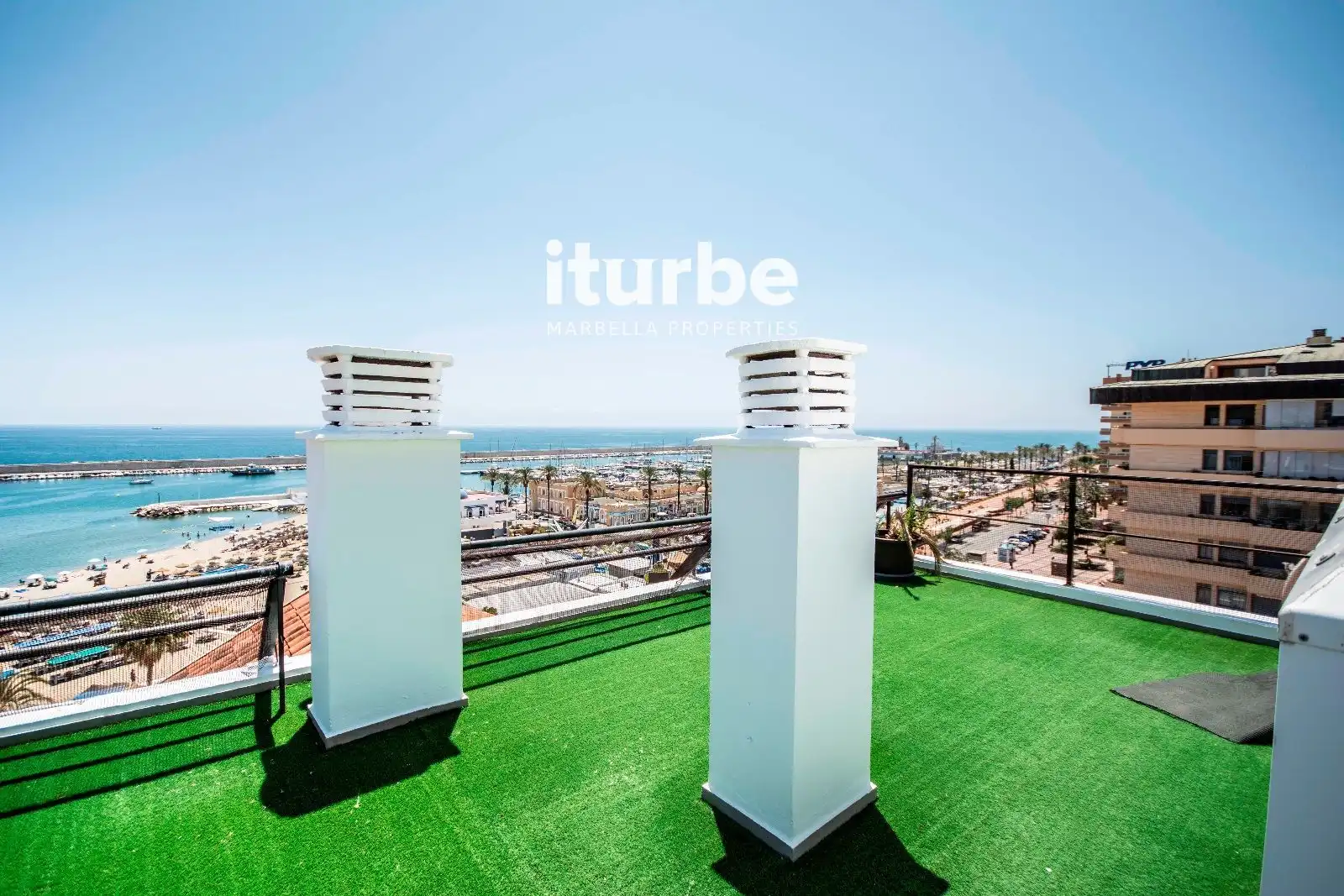 Terrasse von Dachboden zur Miete in Fuengirola mit Klimaanlage, Terrasse und Möbliert