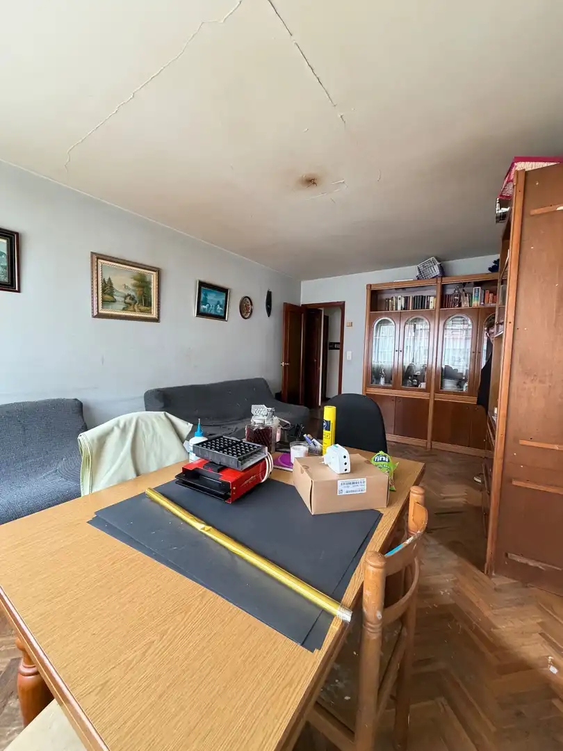 Sala d'estar de Pis en venda en A Laracha   amb Calefacció, Traster i Moblat