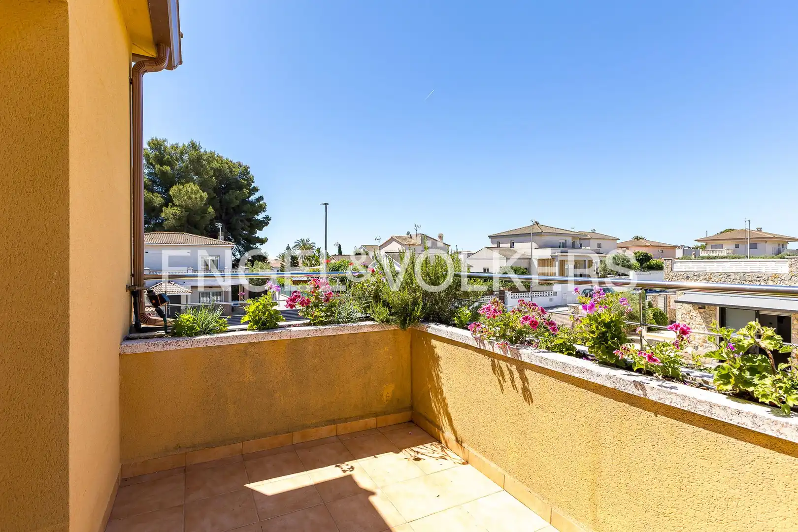Terrassa de Casa o xalet en venda en Cubelles amb Aire condicionat, Calefacció i Jardí privat