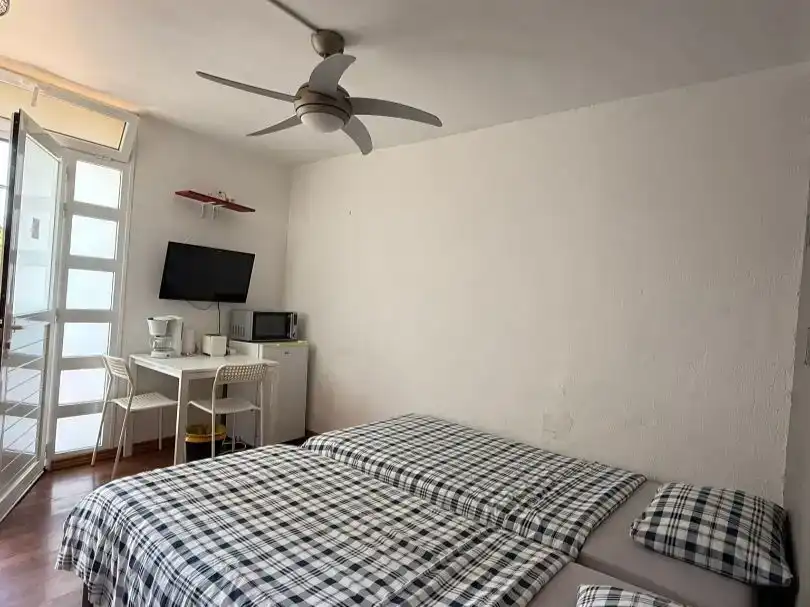 Habitación de Piso para compartir en San Bartolomé de Tirajana con Parquet y Amueblado