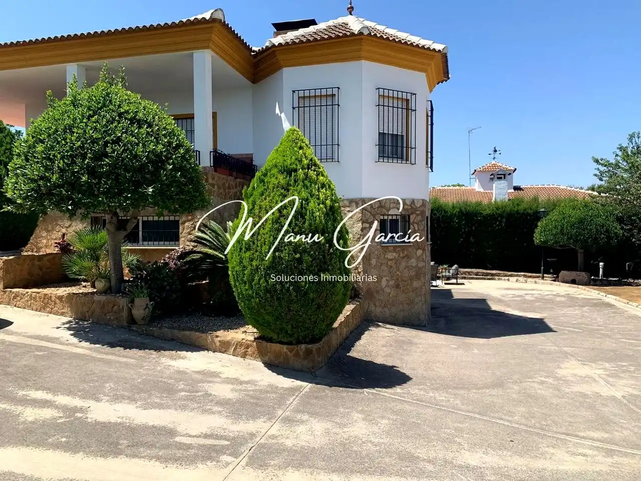 Garden of Houses for sale in Lucena