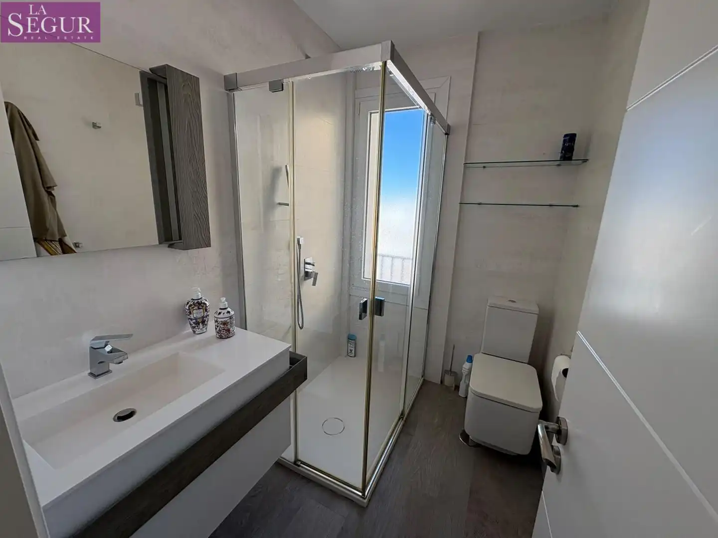 Baño de Apartamento de alquiler en Cádiz con Aire acondicionado