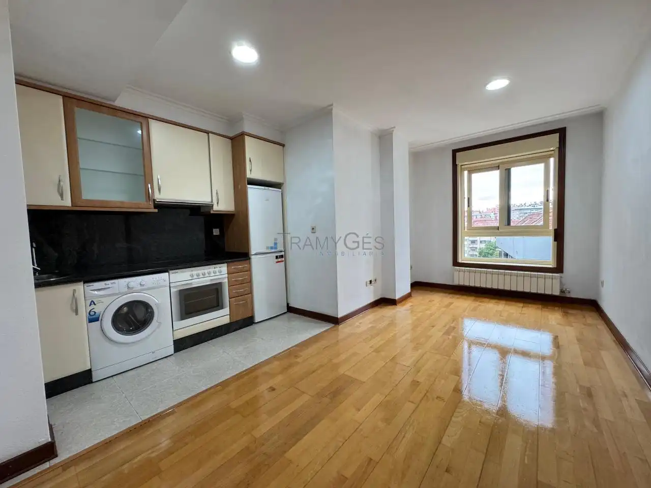 Vista exterior de Apartament en venda en Vigo  amb Calefacció, Parquet i Traster