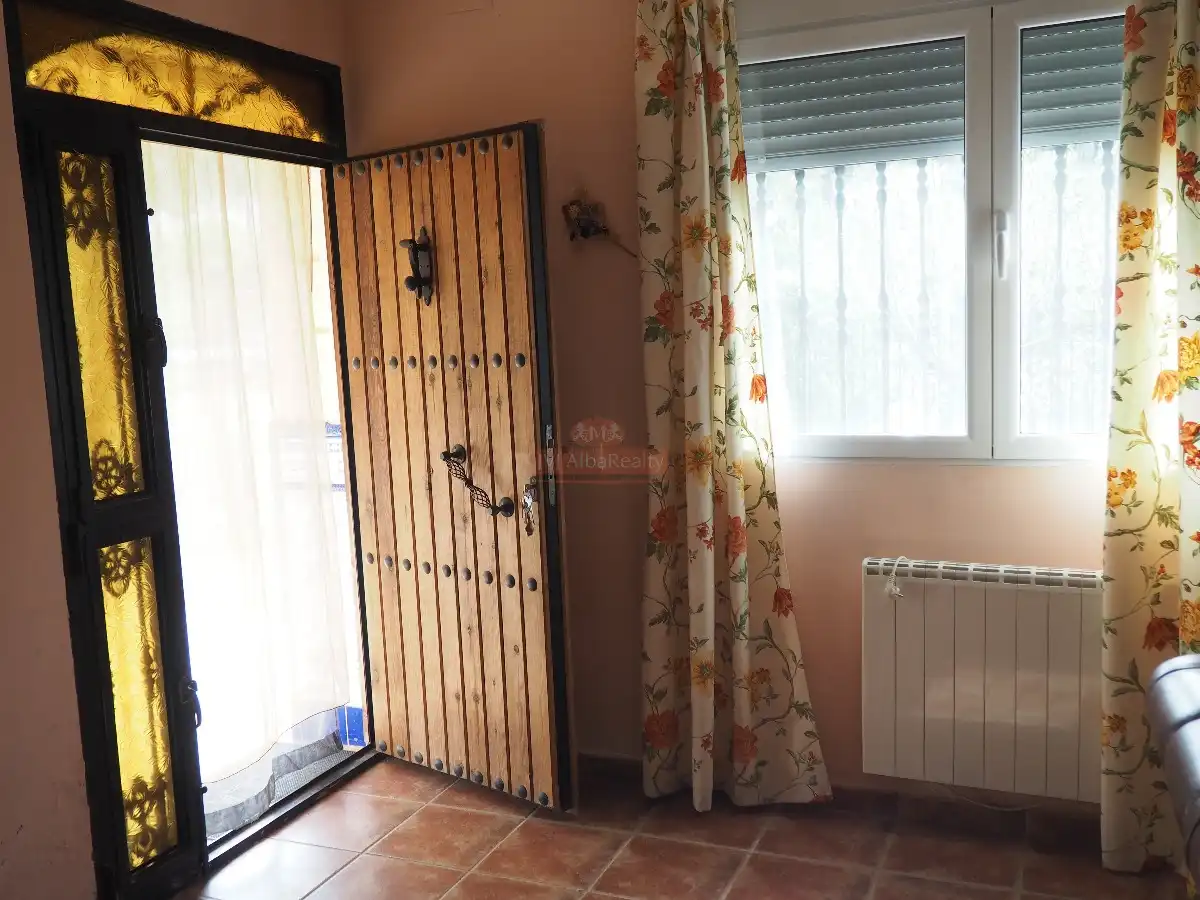 Dormitori de Casa o xalet en venda en Alcaraz amb Calefacció, Jardí privat i Traster