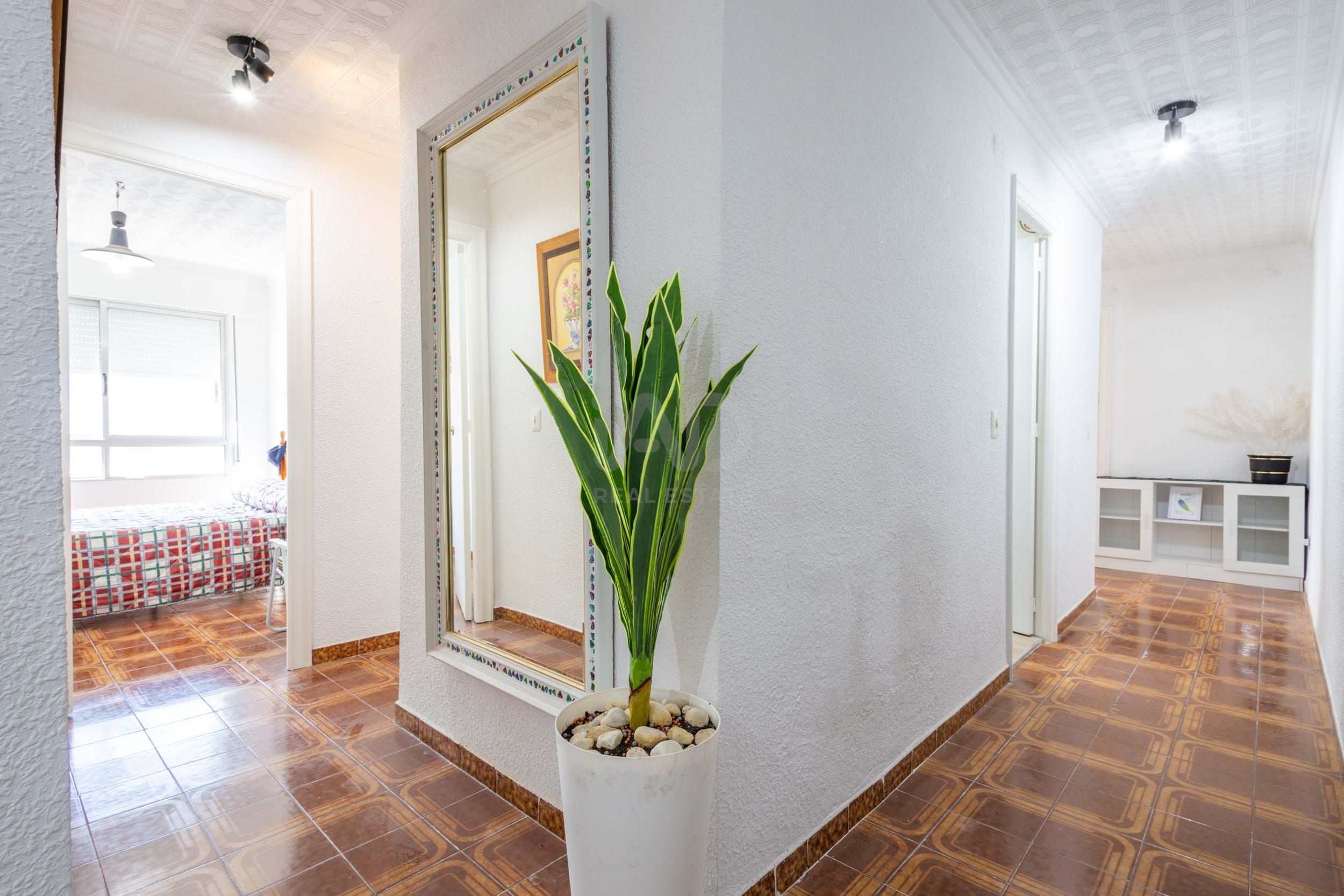 Wohnung zum Verkauf in Torrevieja mit Klimaanlage und Terrasse