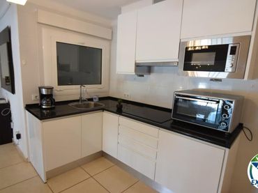 Apartament amb balcó en venda a Carrer Muga-Delta