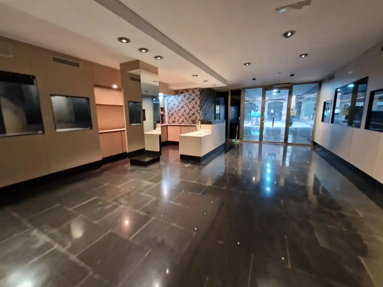 Local comercial en venda a Carrer de la Unió, imagen 3