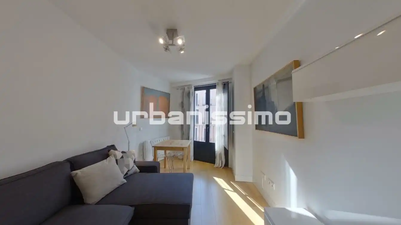 Vista exterior de Apartamento de alquiler en Madrid con Aire acondicionado, Calefacción y Amueblado