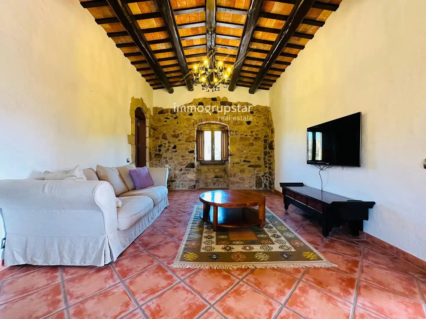 Sala de estar de Finca rústica en venta en Santa Cristina d'Aro con Terraza, Trastero y Piscina