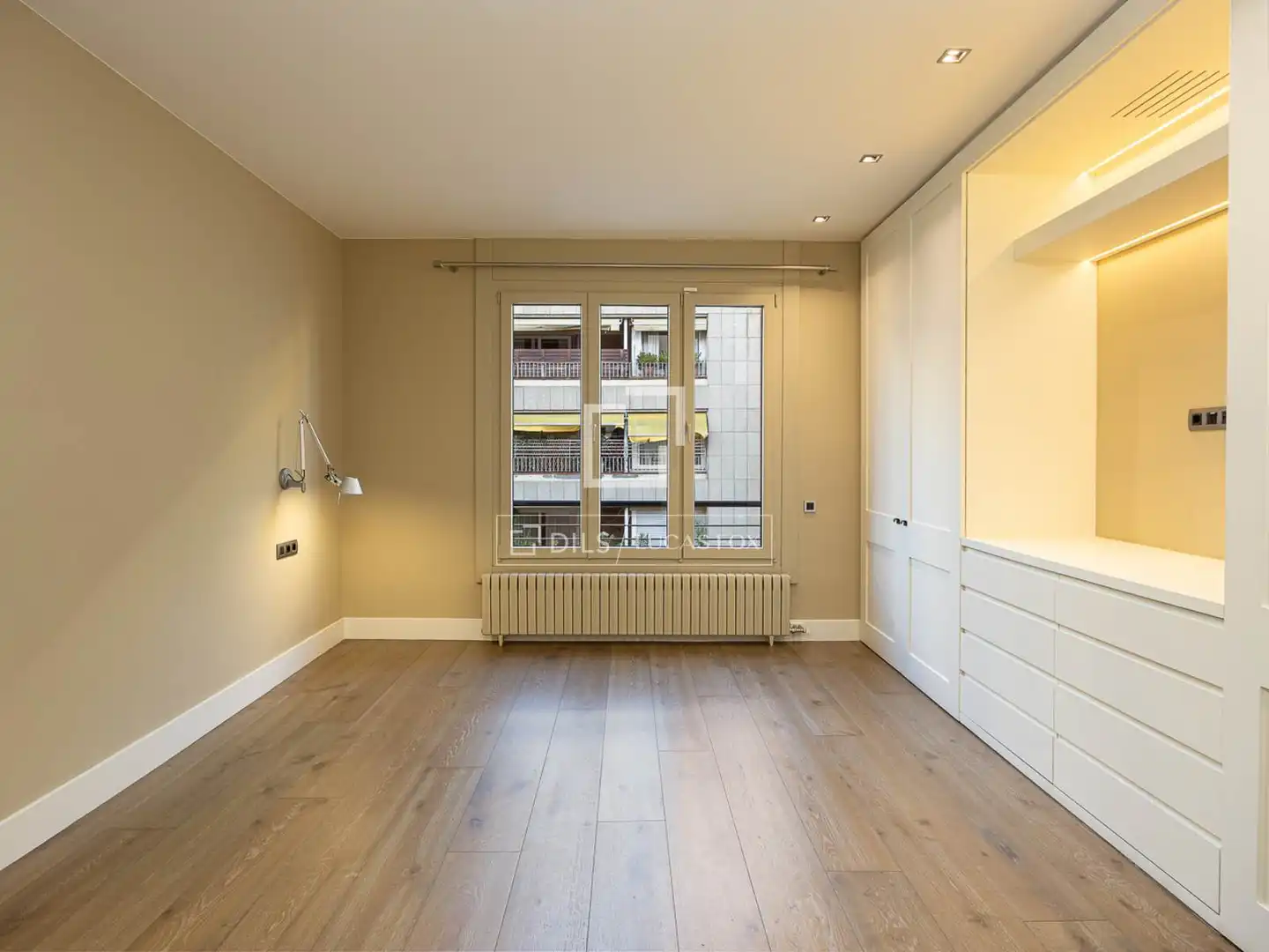 Wohnung zum Verkauf in Barcelona mit Klimaanlage, Heizung und Parkett