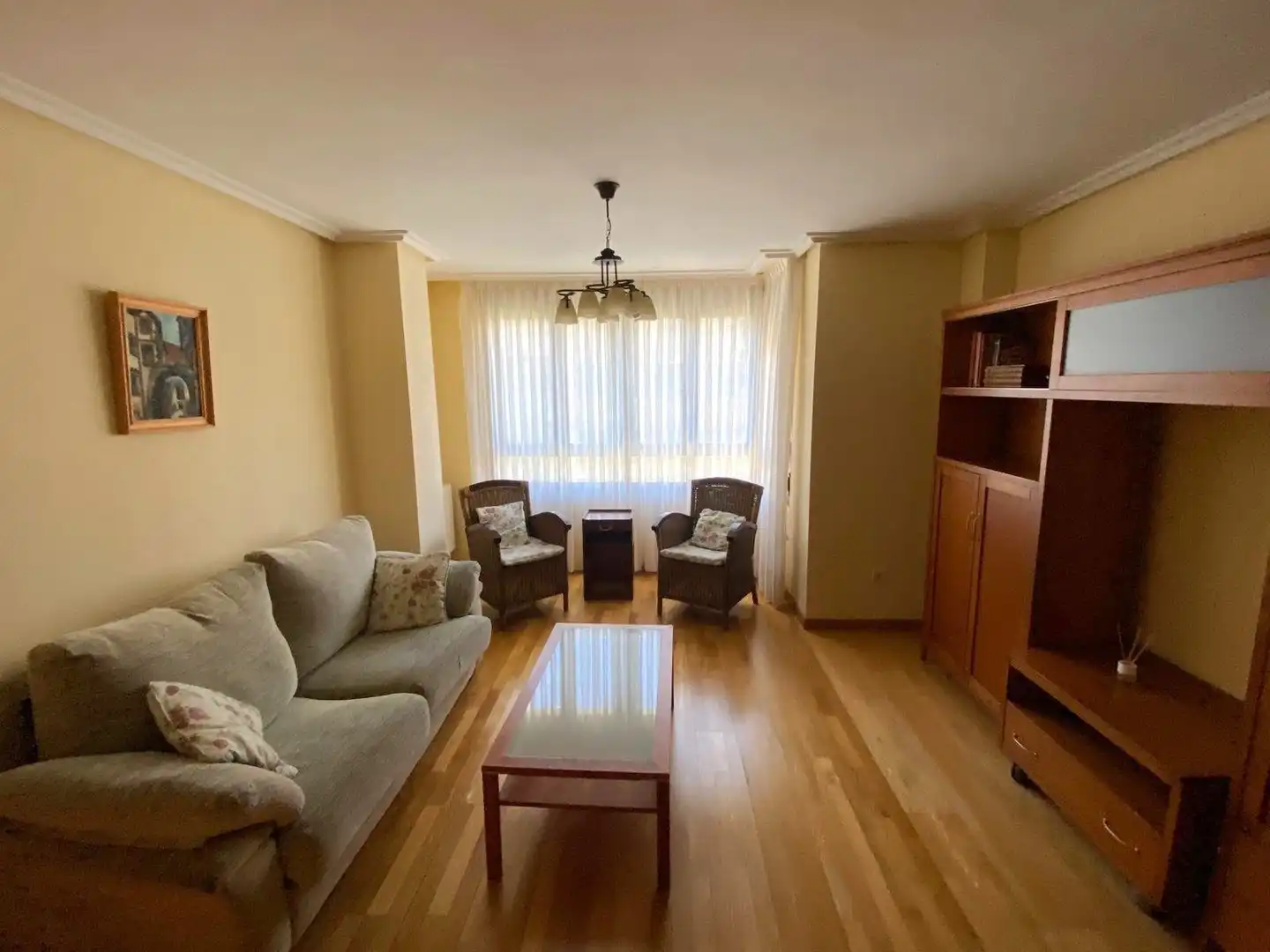 Apartament de lloguer a Calle Lancia, San Claudio - La Chantría