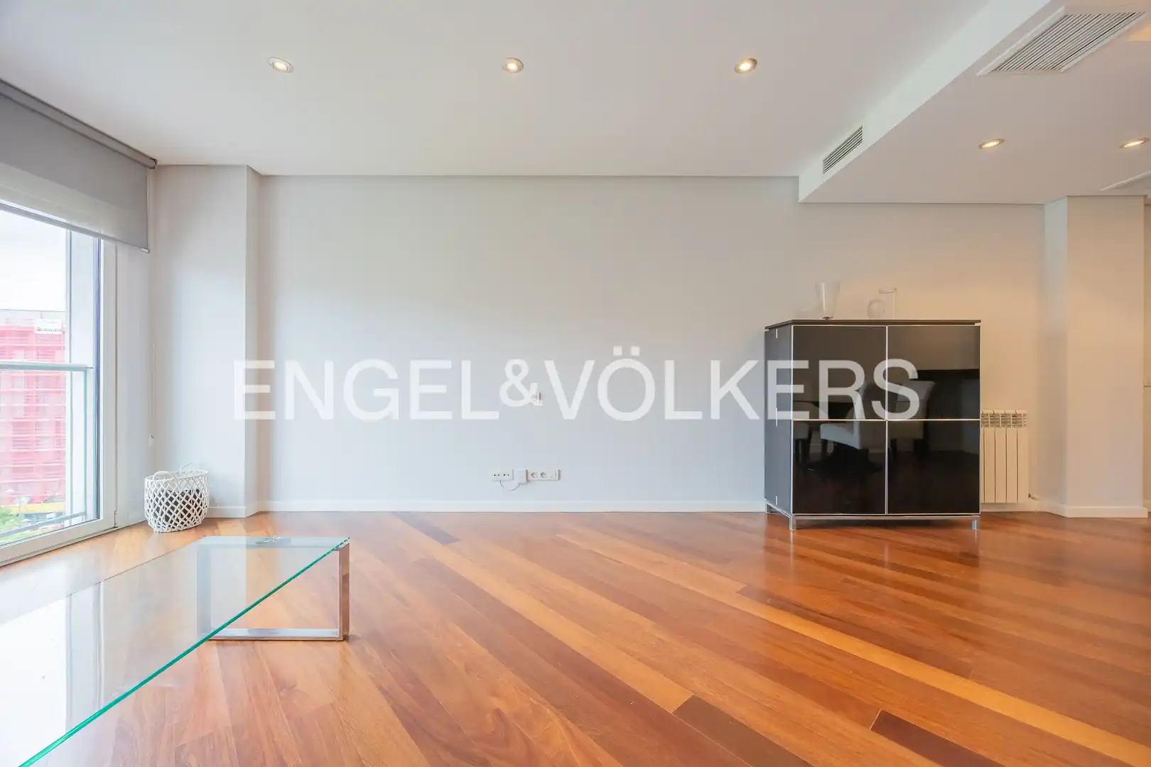 Living room of Flat for sale in Bilbao   with Air Conditioner, Heating and Parquet flooring