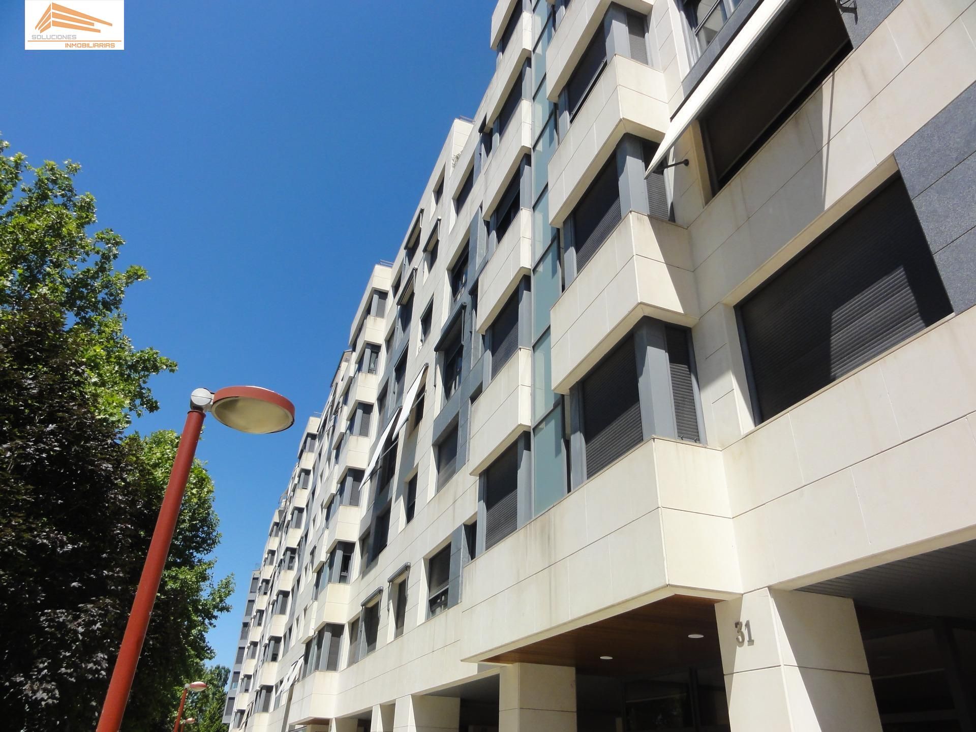 Exterior view of Flat for sale in Valladolid Capital  with Heating and Community pool