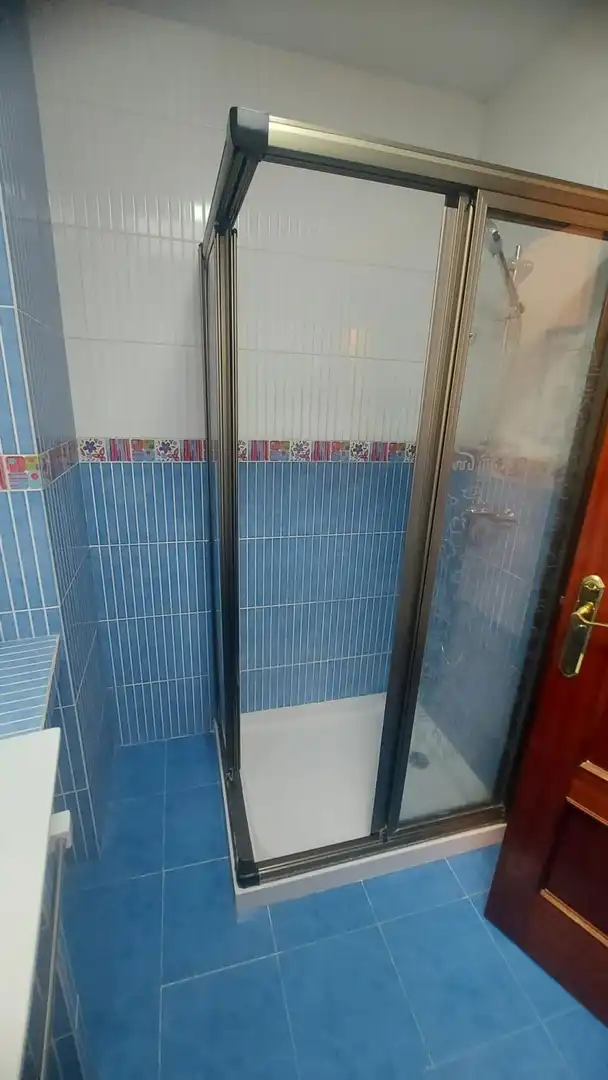 Bany de Pis de lloguer en Jaén amb Aire condicionat, Calefacció i Terrassa