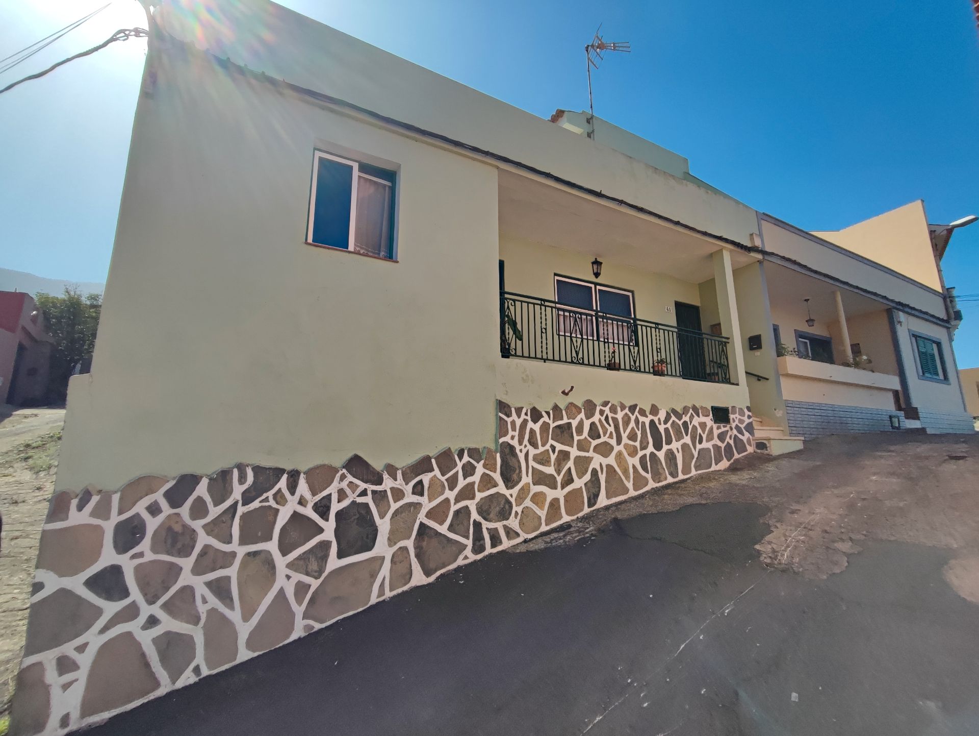 Vista exterior de Finca rústica en venda en La Orotava amb Jardí privat, Terrassa i Traster