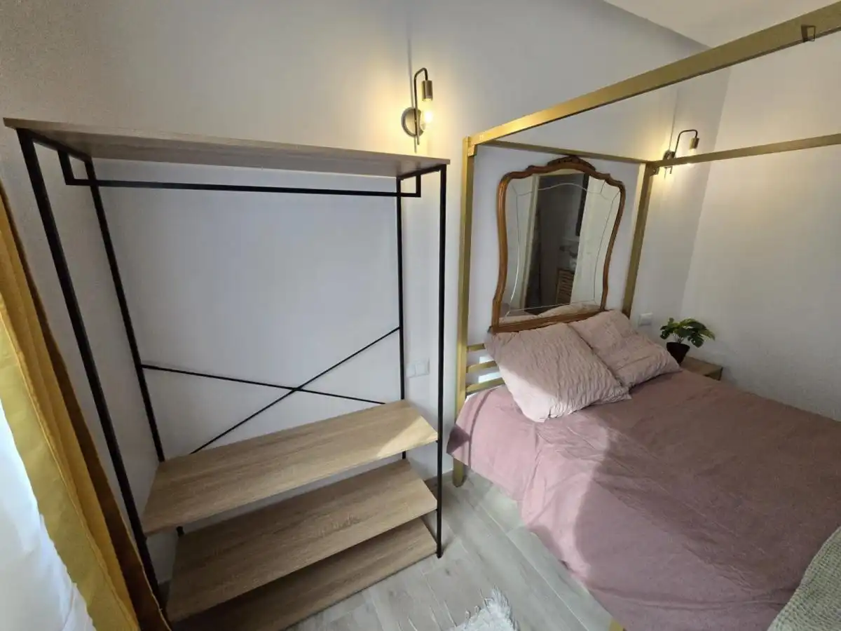 Habitación de Casa o chalet de alquiler en Madrid con Aire acondicionado, Amueblado y Lavadora