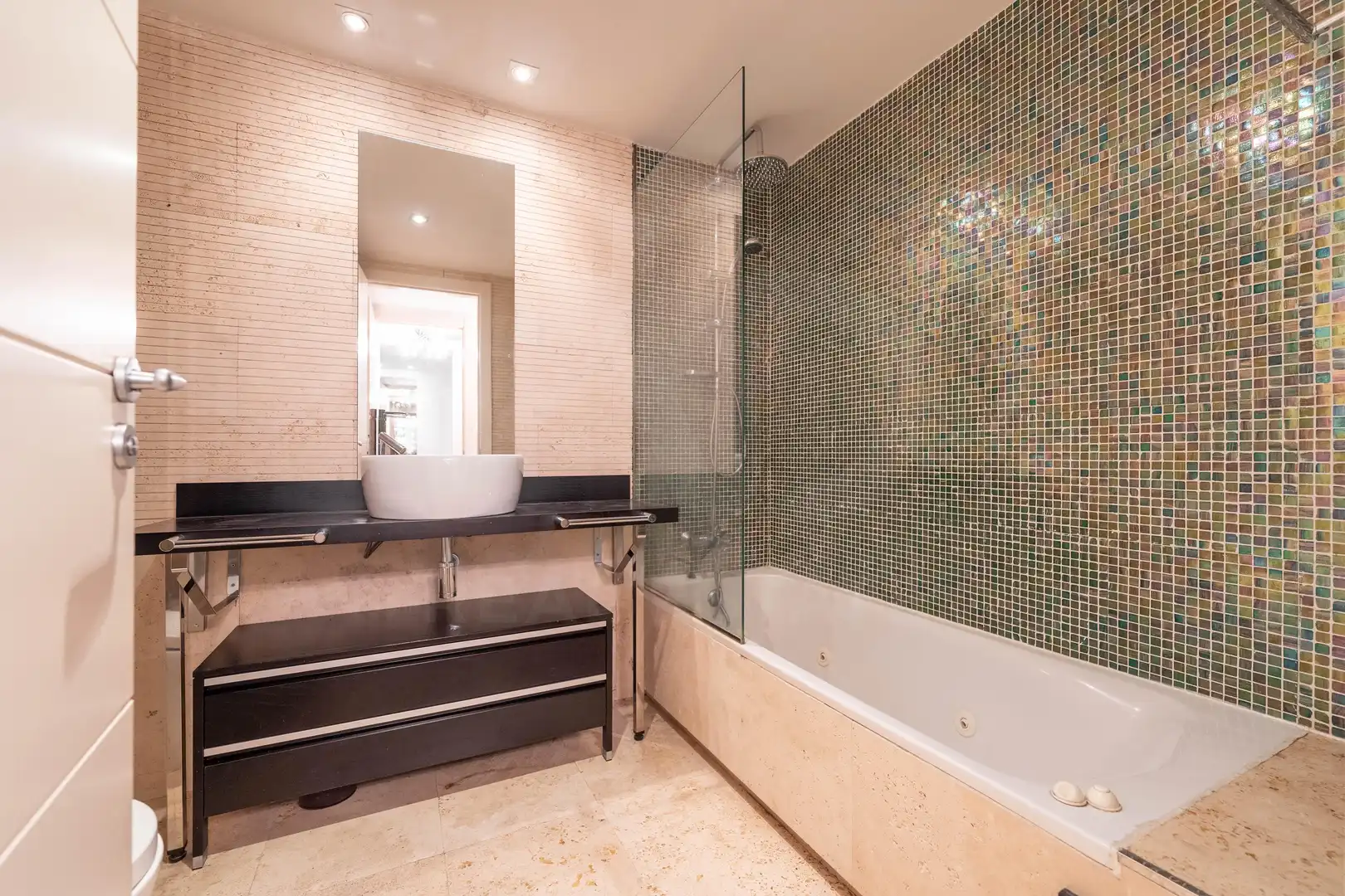 Badezimmer von Wohnung zur Miete in Madrid mit Klimaanlage, Heizung und Abstellraum