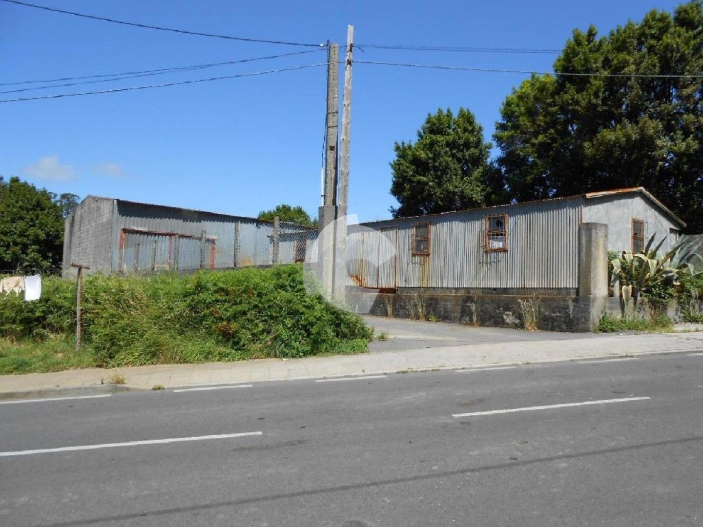 Vista exterior de Nau industrial en venda en Cee