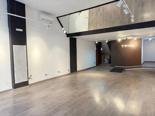 Local comercial de lloguer a Centre - Passeig i Rodalies, imagen 5