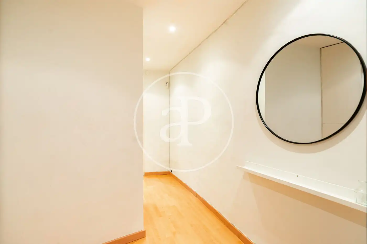Wohnung zum Verkauf in Barcelona mit Klimaanlage, Heizung und Möbliert