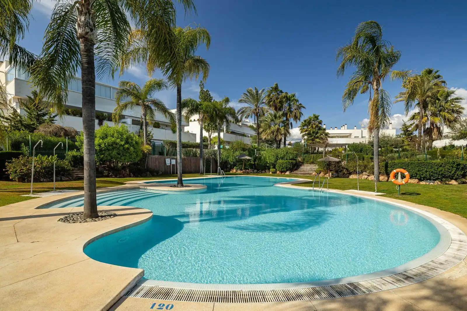 Apartment mit Pool zum Verkauf in Nueva Andalucía, imagen 20
