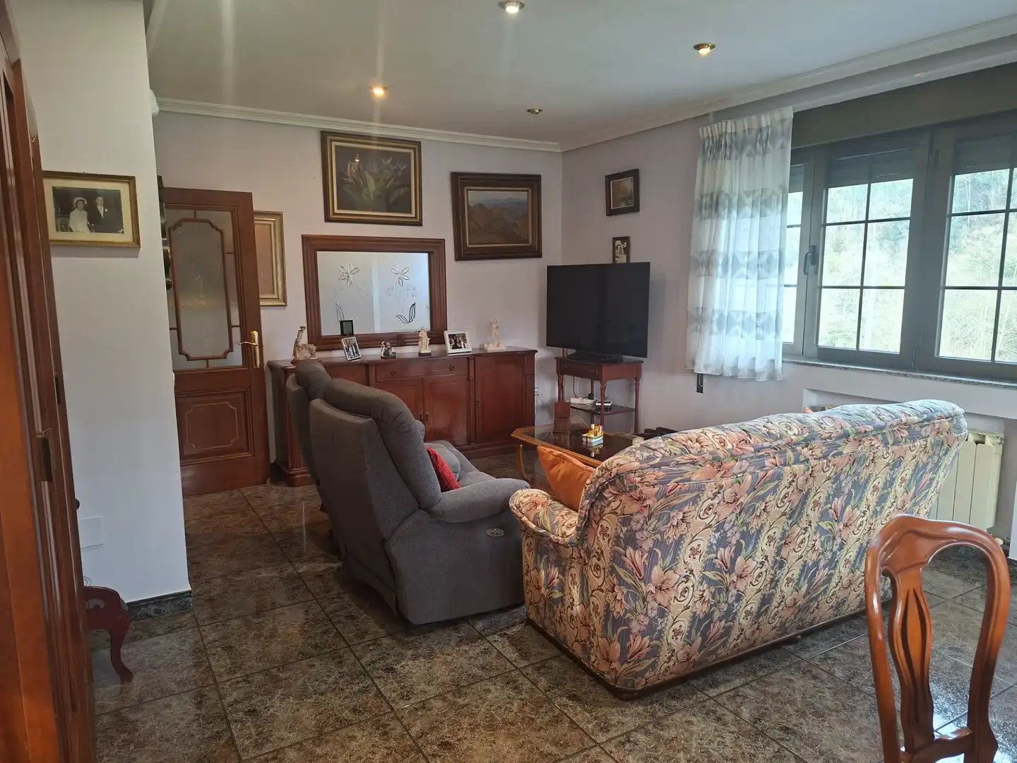 Living room of Houses for sale in Soto del Barco  with Heating, Private garden and Parquet flooring