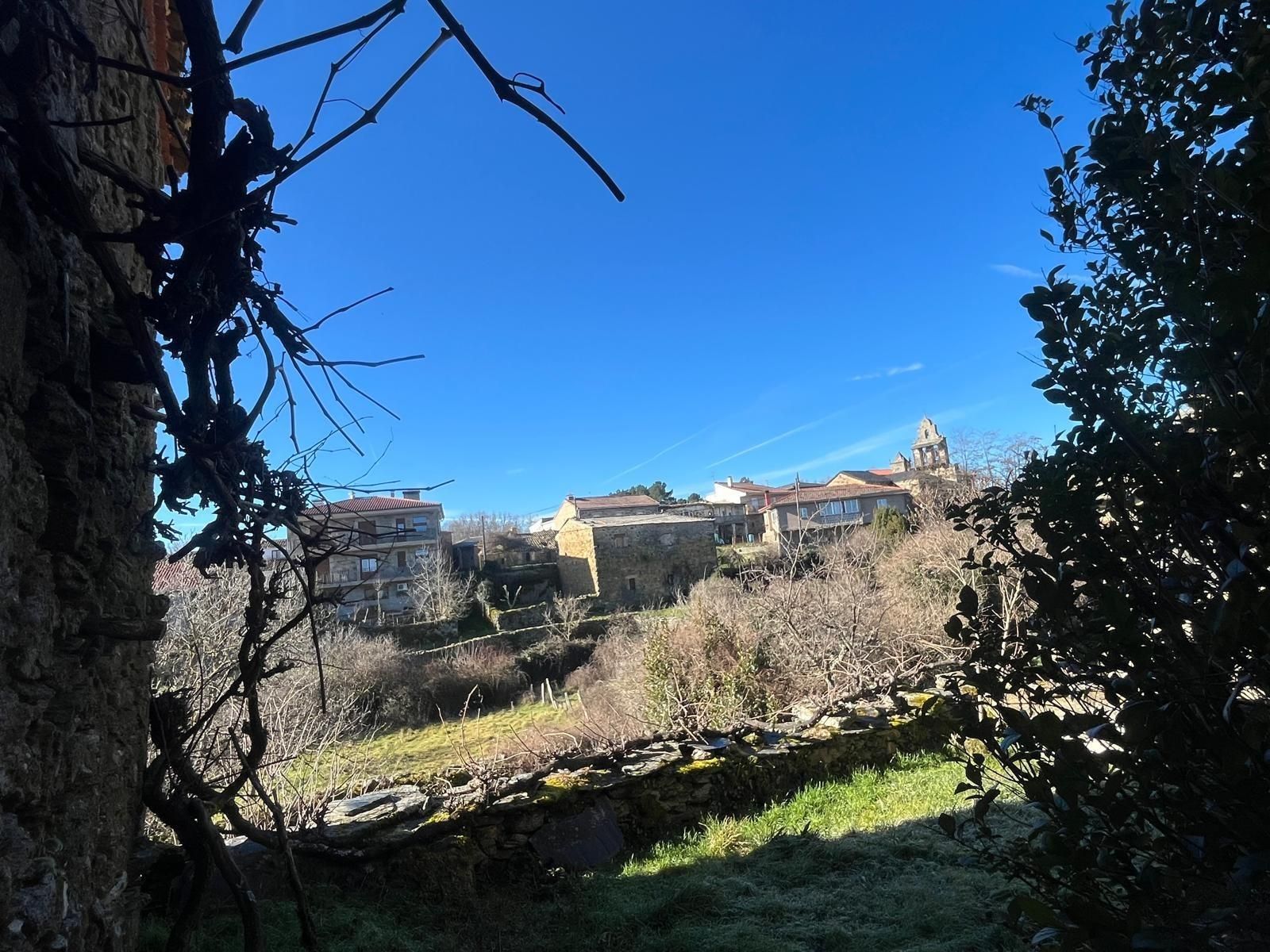 Exterior view of Country house for sale in Villardeciervos  with Private garden and Storage room