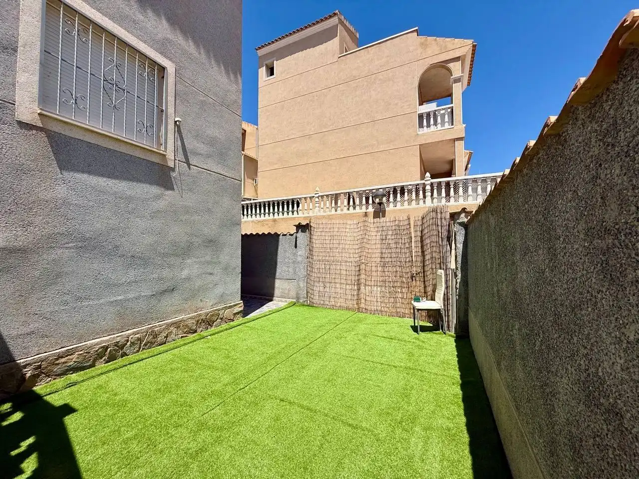 Jardí de Casa o xalet en venda en Orihuela amb Aire condicionat, Calefacció i Jardí privat