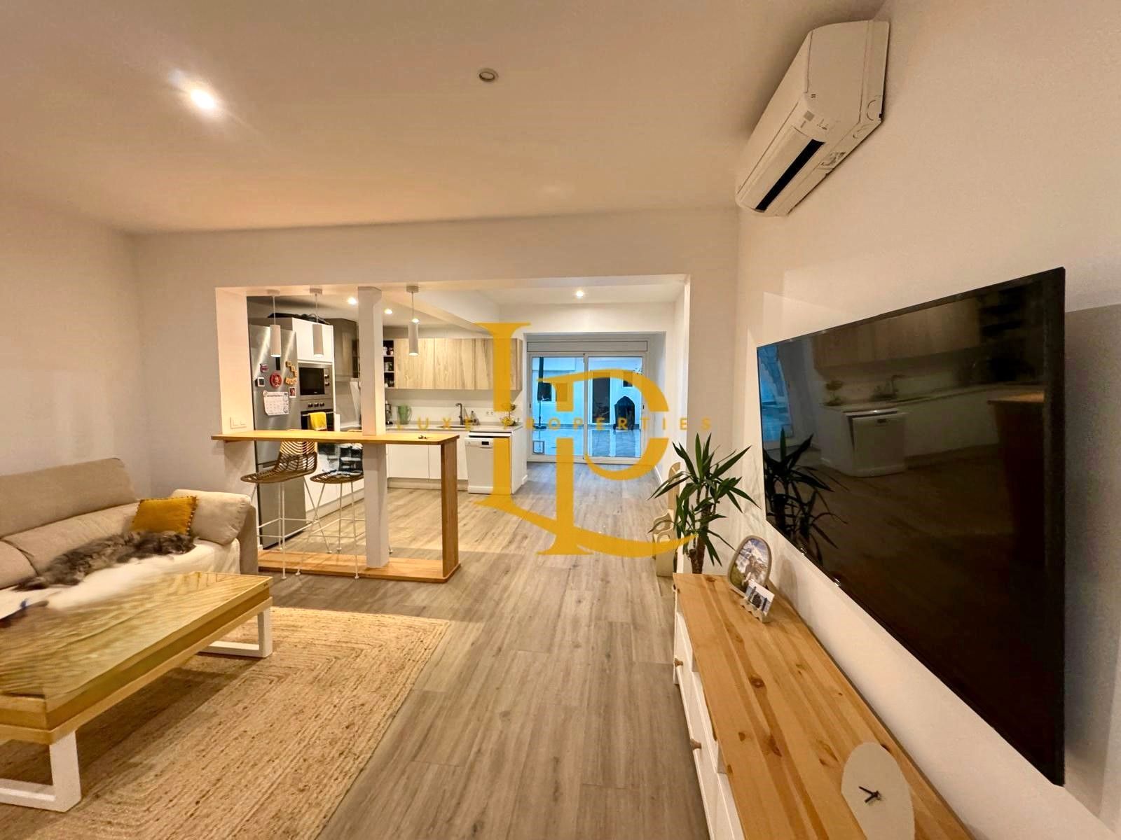 Sala d'estar de Casa adosada en venda en Terrassa amb Aire condicionat, Calefacció i Parquet