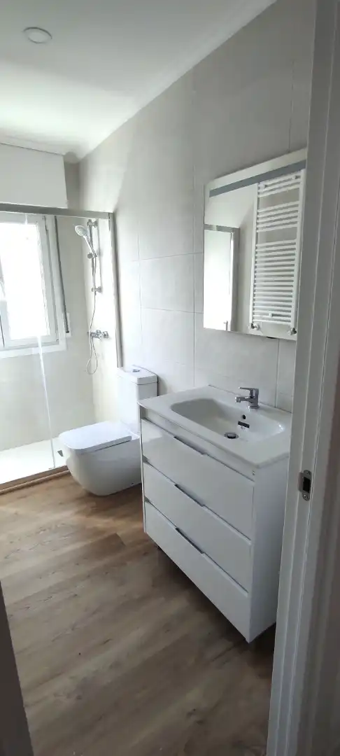 Badezimmer von Wohnung zur Miete in Valle de Trápaga-Trapagaran mit Heizung, Möbliert und Ofen