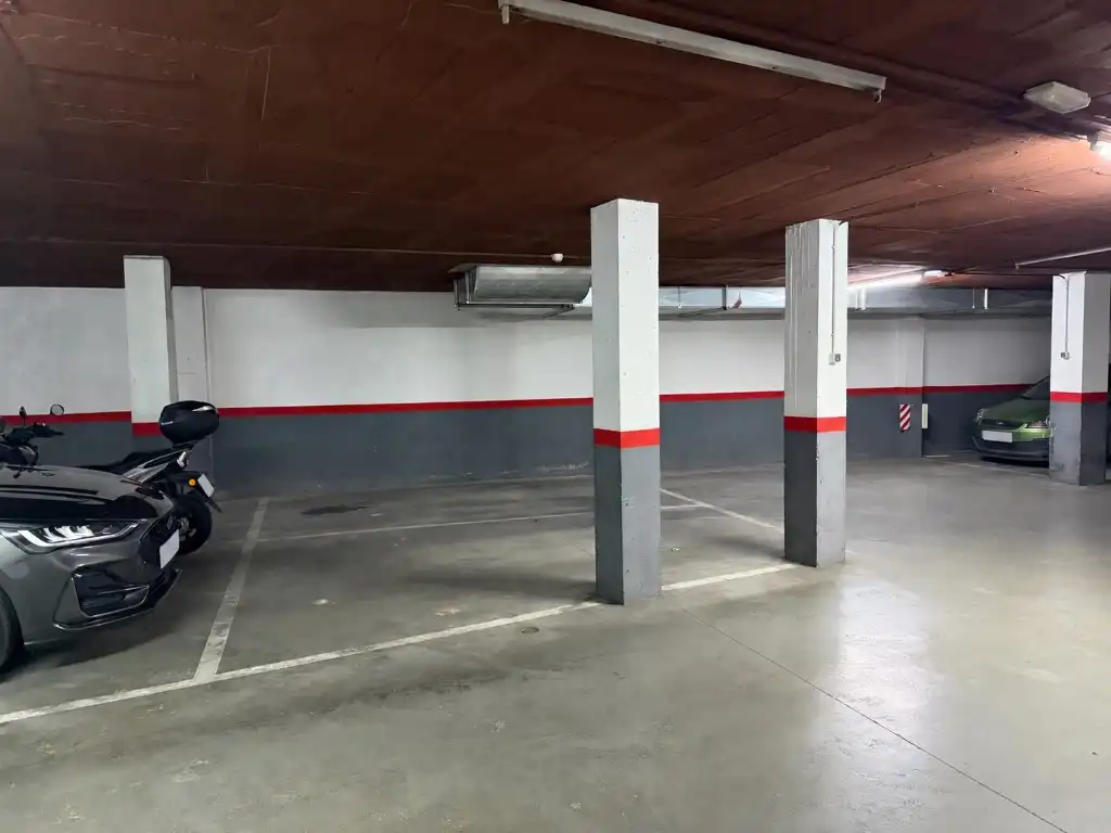 Aparcament de Garatge en venda en La Devesa