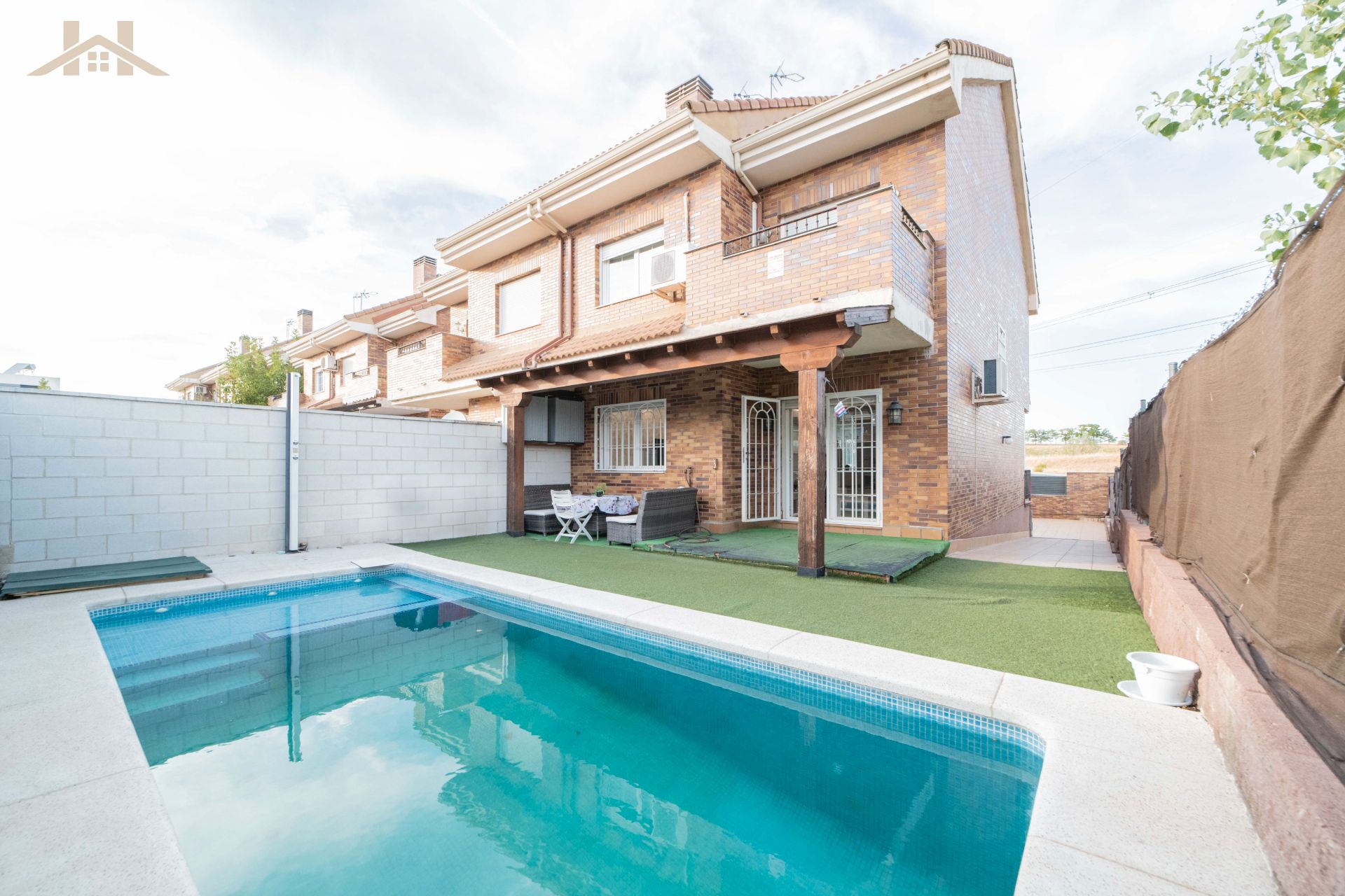 Single-family semi-detached for sale in Calle de Suances, 6, Las Castañeras - Bulevar
