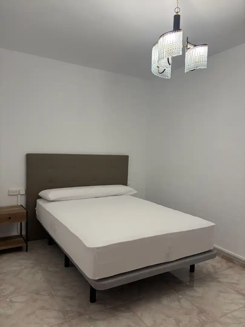Habitación de Piso de alquiler en Plasencia con Aire acondicionado, Amueblado y Balcón