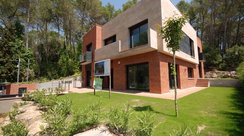 CASA INDEPENDIENTE EN MATADEPERA CON MUY BUENA UBICACIÓN