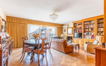 Living room of Flat for sale in Majadahonda  with Air Conditioner, Heating and Private garden
