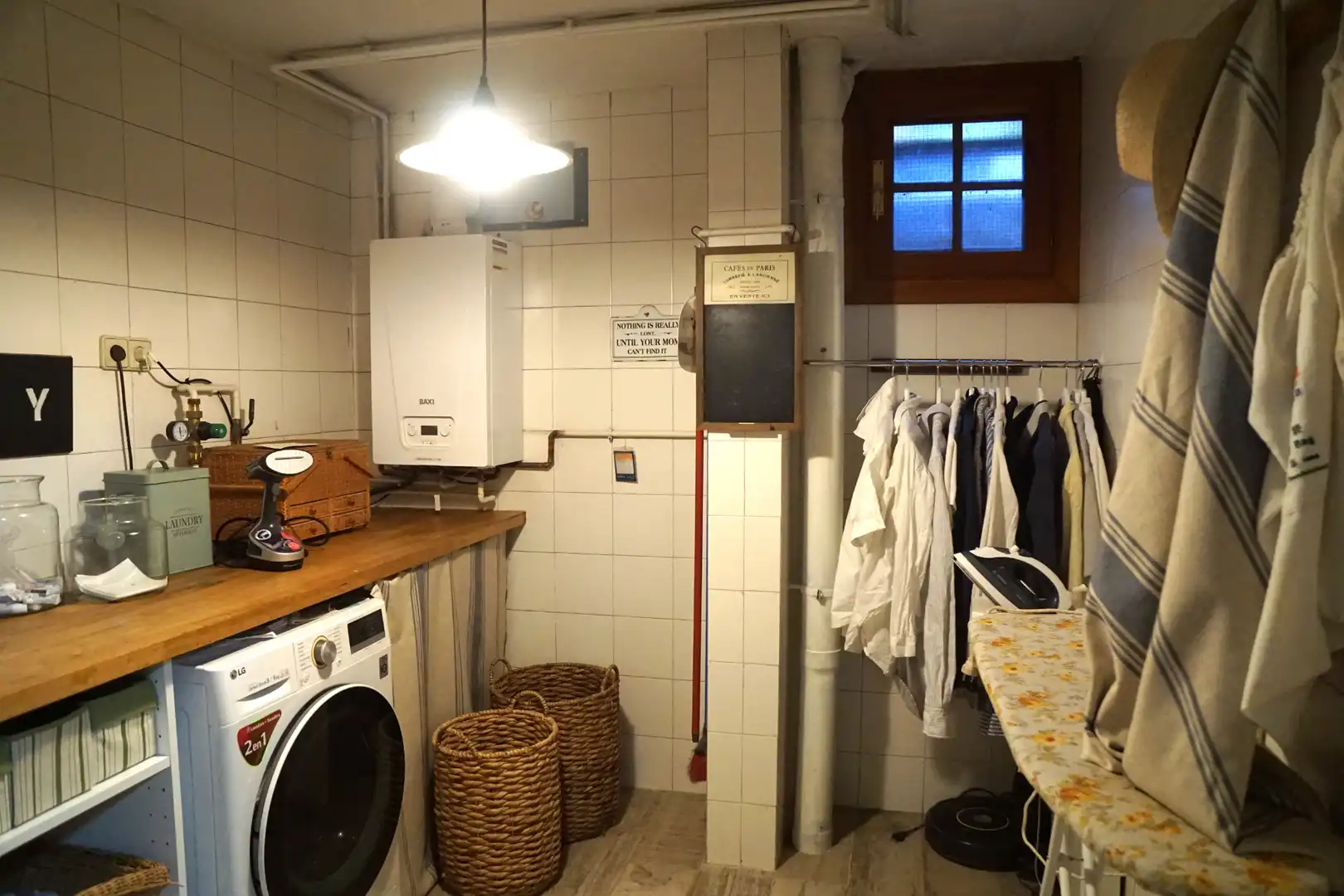 Küche von Einfamilien-Reihenhaus zum Verkauf in Badalona mit Klimaanlage, Heizung und Privatgarten