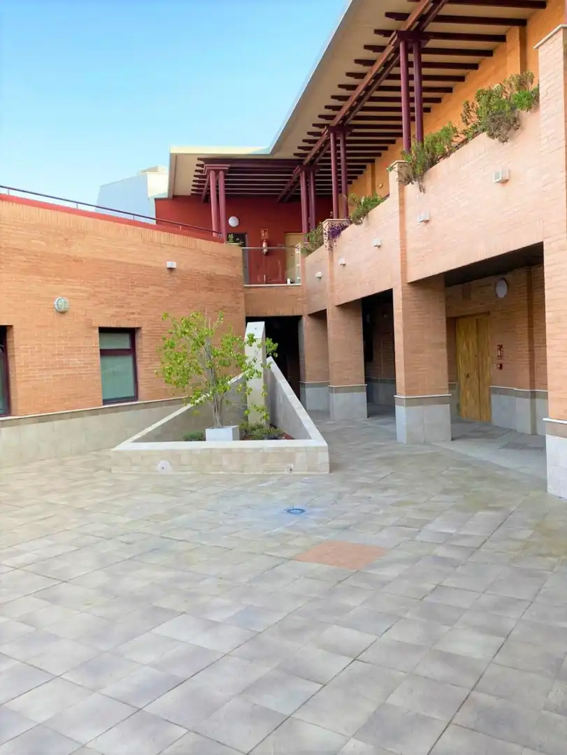 Außenansicht von Büro zur Miete in Sevilla
