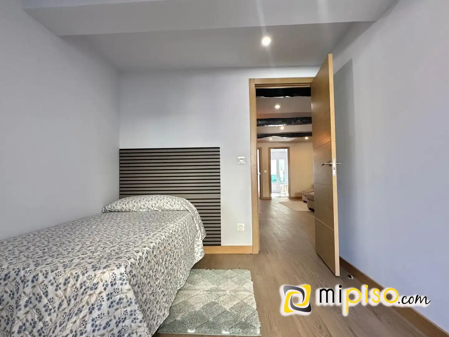 Habitación de Piso en venta en Laredo con Calefacción, Amueblado y Balcón