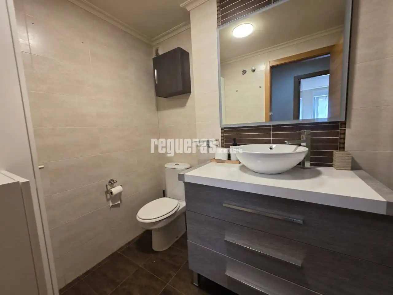 Baño de Apartamento de alquiler en Avilés con Calefacción y Trastero