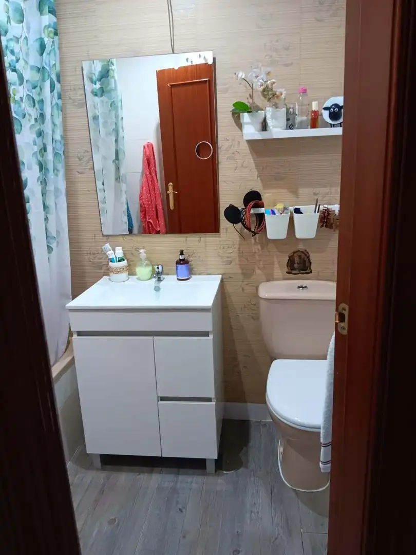 Baño de Piso en venta en Sevilla con Piscina
