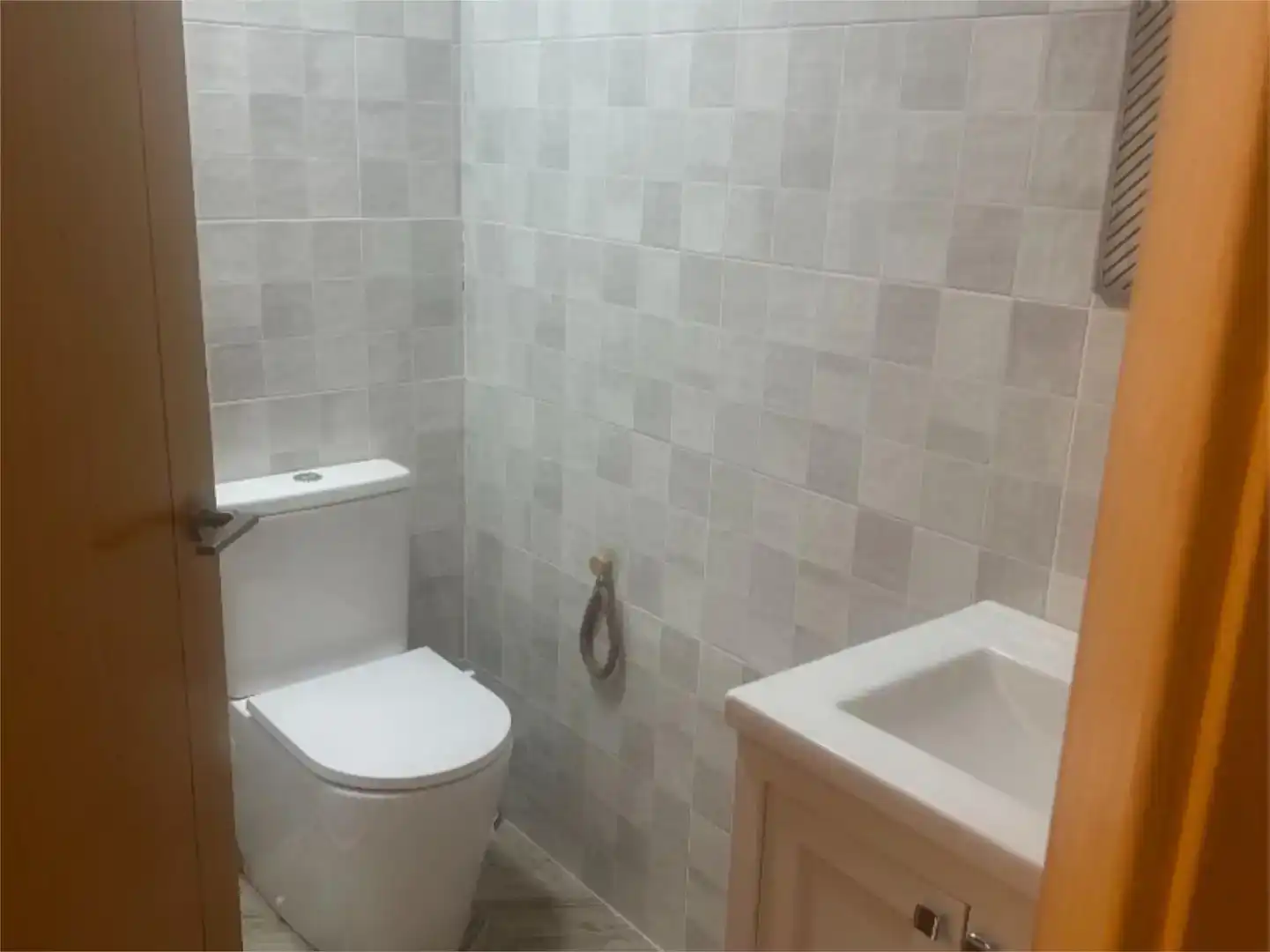 Badezimmer von Wohnung zur Miete in Alicante / Alacant mit Klimaanlage