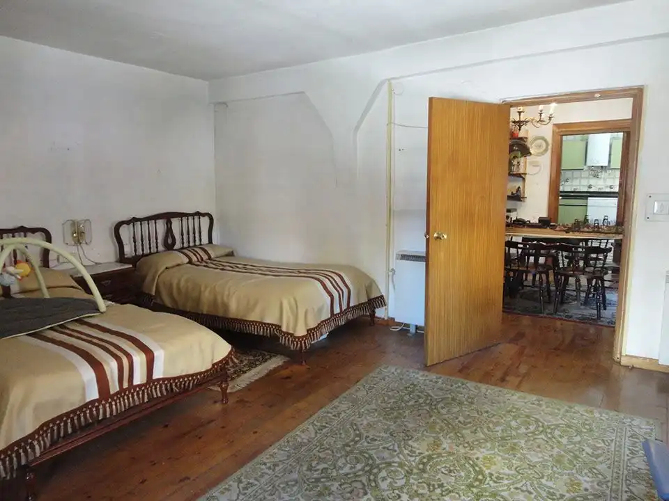 Habitación de Edificio en venta en Salas de los Infantes