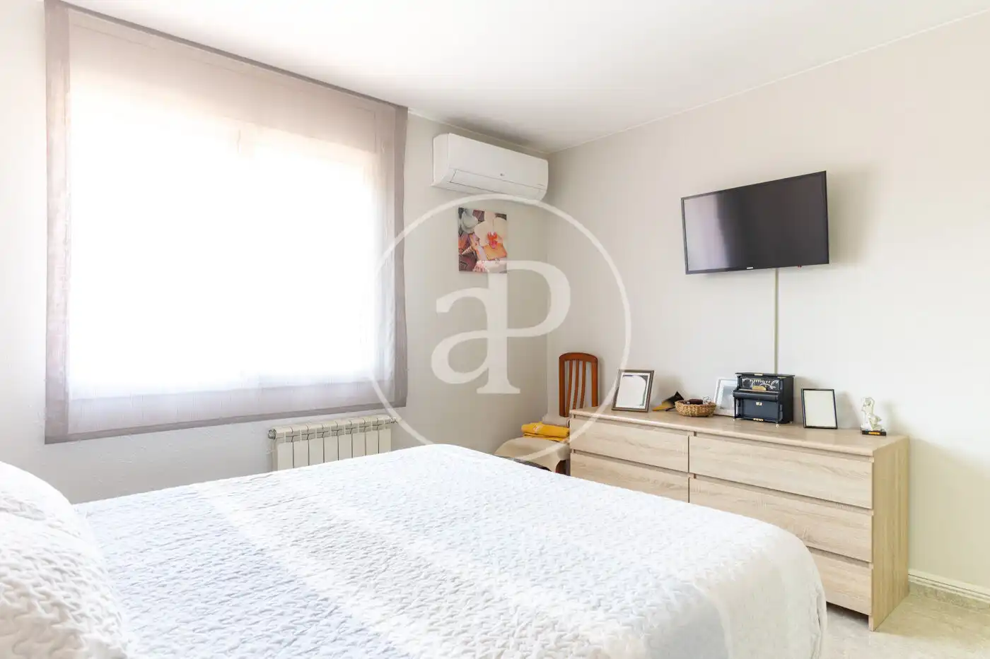 Dormitori de Casa adosada en venda en Rubí amb Aire condicionat, Calefacció i Terrassa