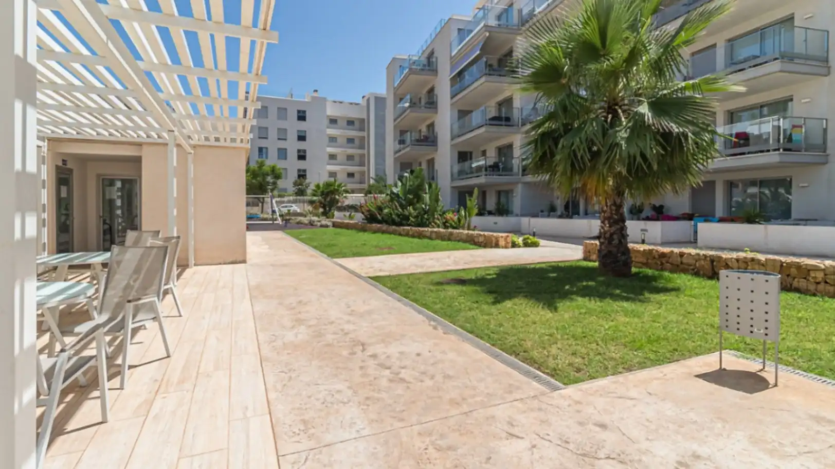 Terraza de Ático en venta en Dénia con Aire acondicionado, Calefacción y Jardín privado