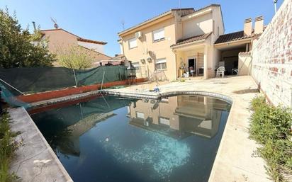 Swimming pool of Single-family semi-detached for sale in Esquivias  with Air Conditioner, Heating and Swimming Pool