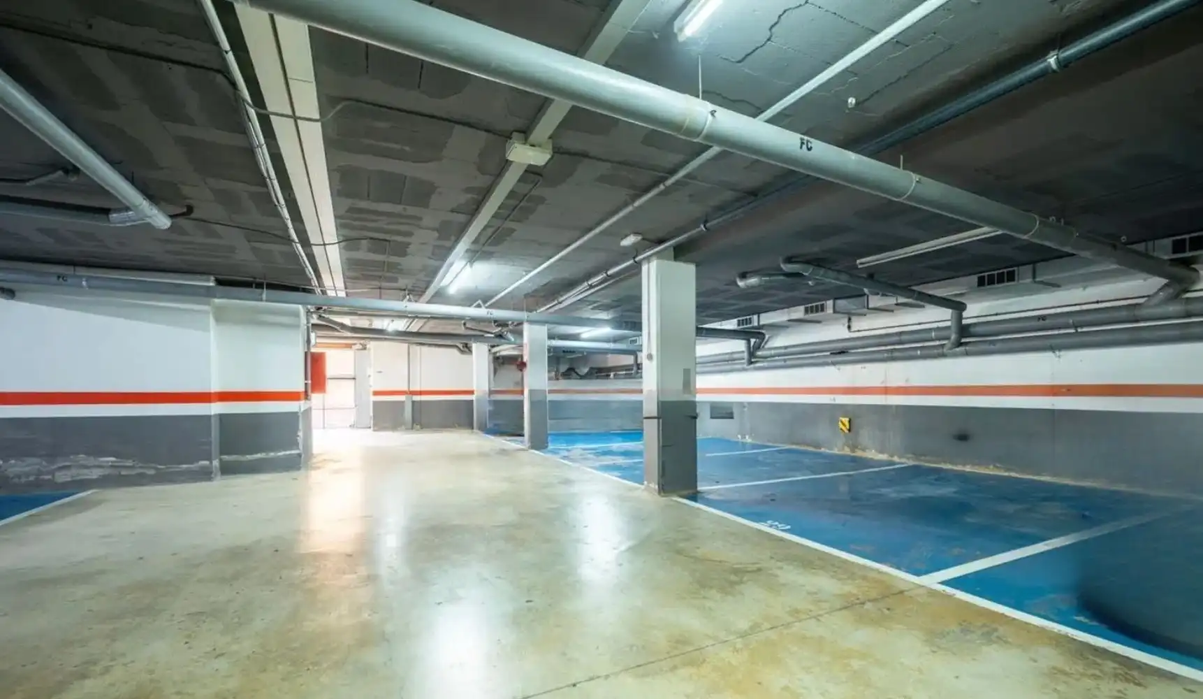 Parkplatz von Wohnung zum Verkauf in Sant Cugat del Vallès mit Klimaanlage, Heizung und Privatgarten