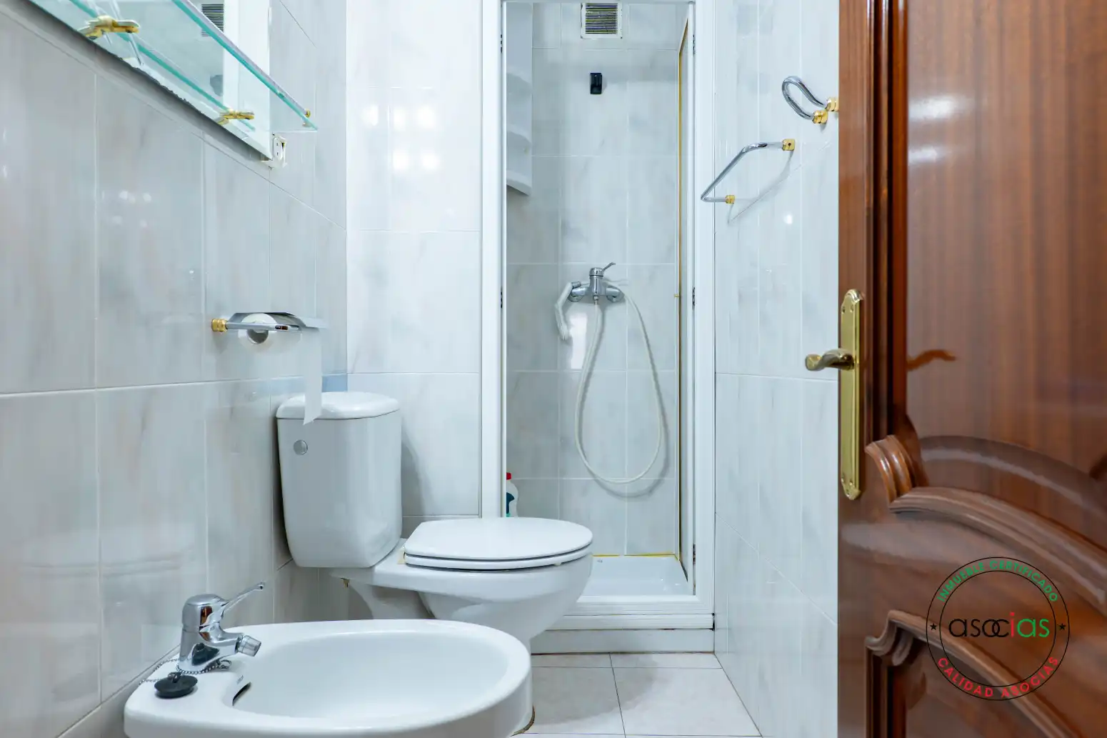 Baño de Piso en venta en Gijón  con Calefacción y Trastero