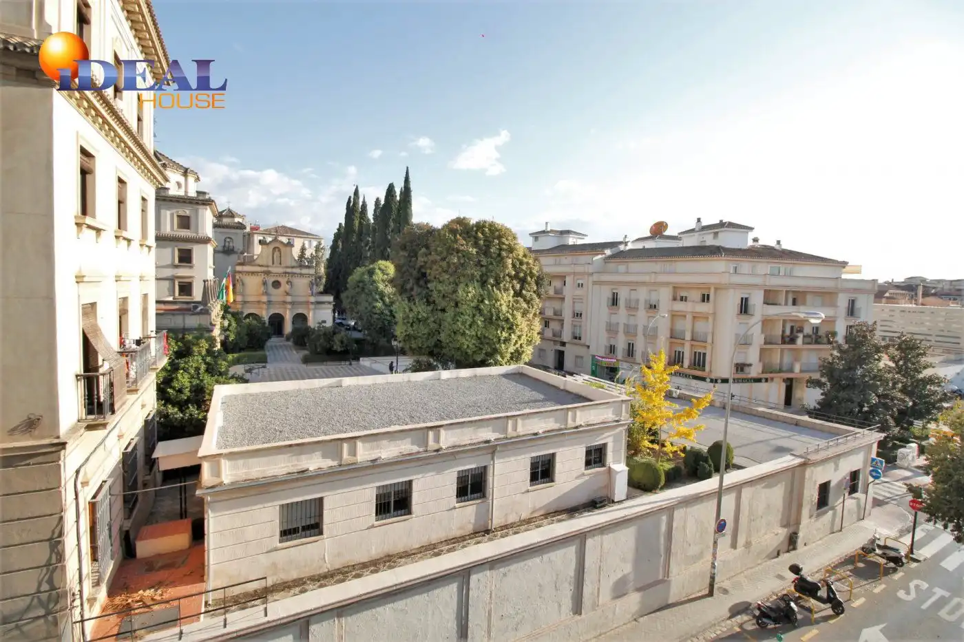 Exterior view of Flat for rent in Granada  with Heating and Storage room